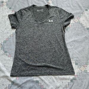 Under Armour short sleeve V-neck T-Shirt